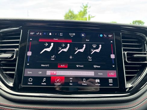 Used 2025 Dodge Durango GT AWD/4WD image 55