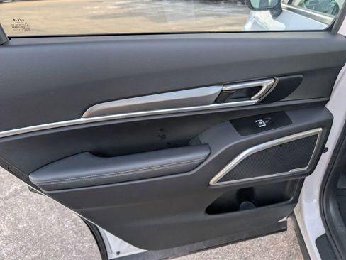 Used 2022 Kia Telluride S image 10