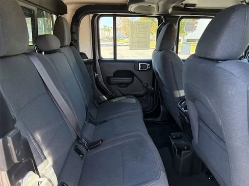 Used 2024 Jeep Gladiator Sport image 29