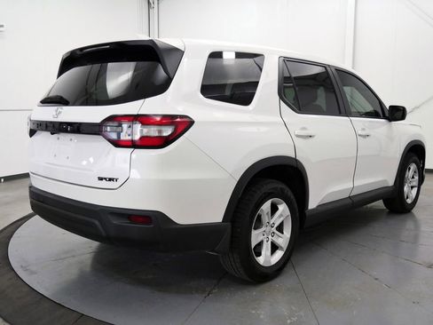 Used 2023 Honda Pilot LX image 7