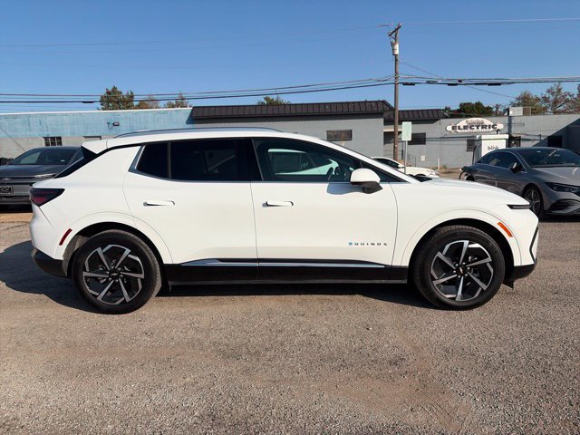 Used 2025 Chevrolet Equinox EV LT w/ Convenience Package FWD image 5