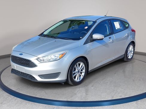 Used 2016 Ford Focus SE w/ Reverse Sensing Package FWD image 1