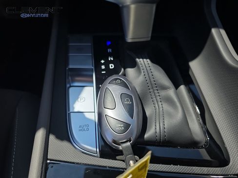 New 2025 Hyundai Elantra SEL image 23