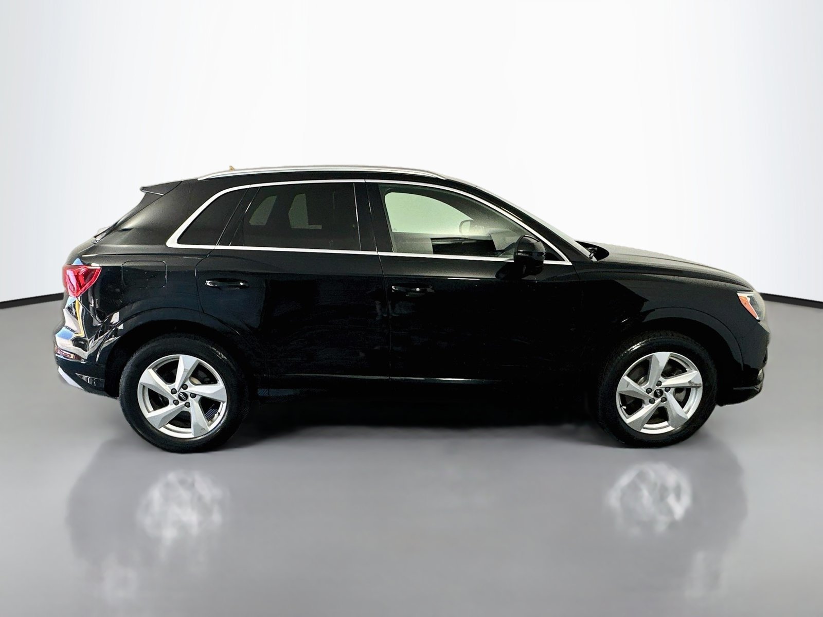 Used 2021 Audi Q3 2.0T Premium w/ Convenience Package AWD/4WD image 8
