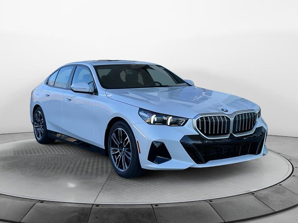 Used 2026 BMW 530i xDrive w/ M Sport Package AWD/4WD image 1