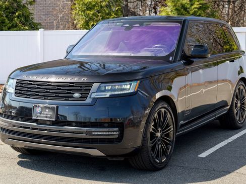 Used 2023 Land Rover Range Rover Autobiography AWD/4WD image 3