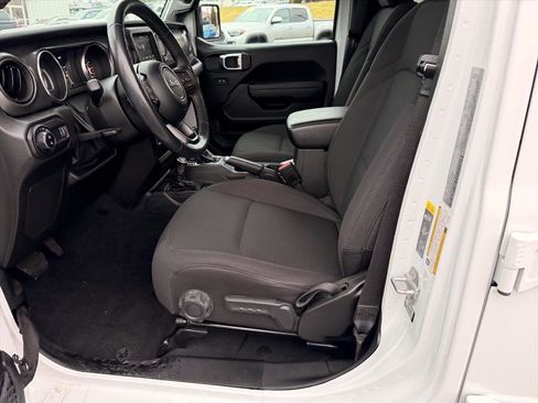 Used 2023 Jeep Gladiator Sport image 12