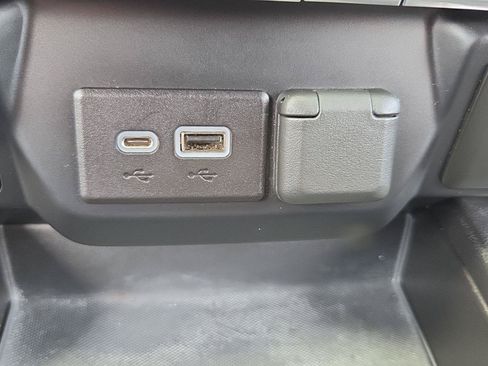 Used 2021 Chevrolet Silverado 1500 RST AWD/4WD image 15