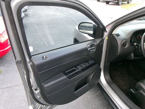 Used 2016 Jeep Compass 75th Anniversary w/ Power Value Group image 18