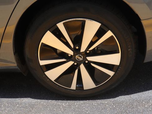 Used 2019 Nissan Altima 2.5 SV FWD image 32