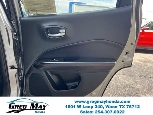 Used 2020 Jeep Compass Trailhawk AWD/4WD image 13