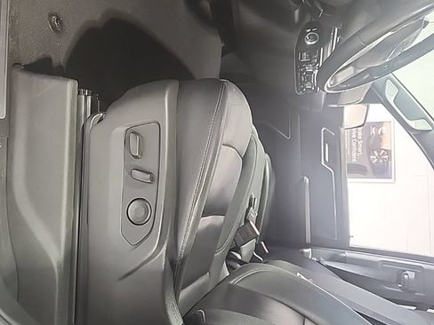 Used 2025 GMC Sierra 1500 SLT AWD/4WD image 7