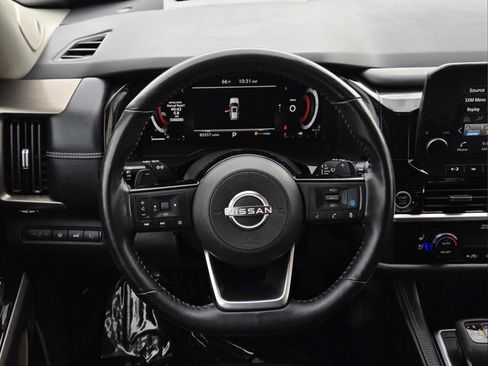 Used 2023 Nissan Pathfinder Platinum FWD image 25