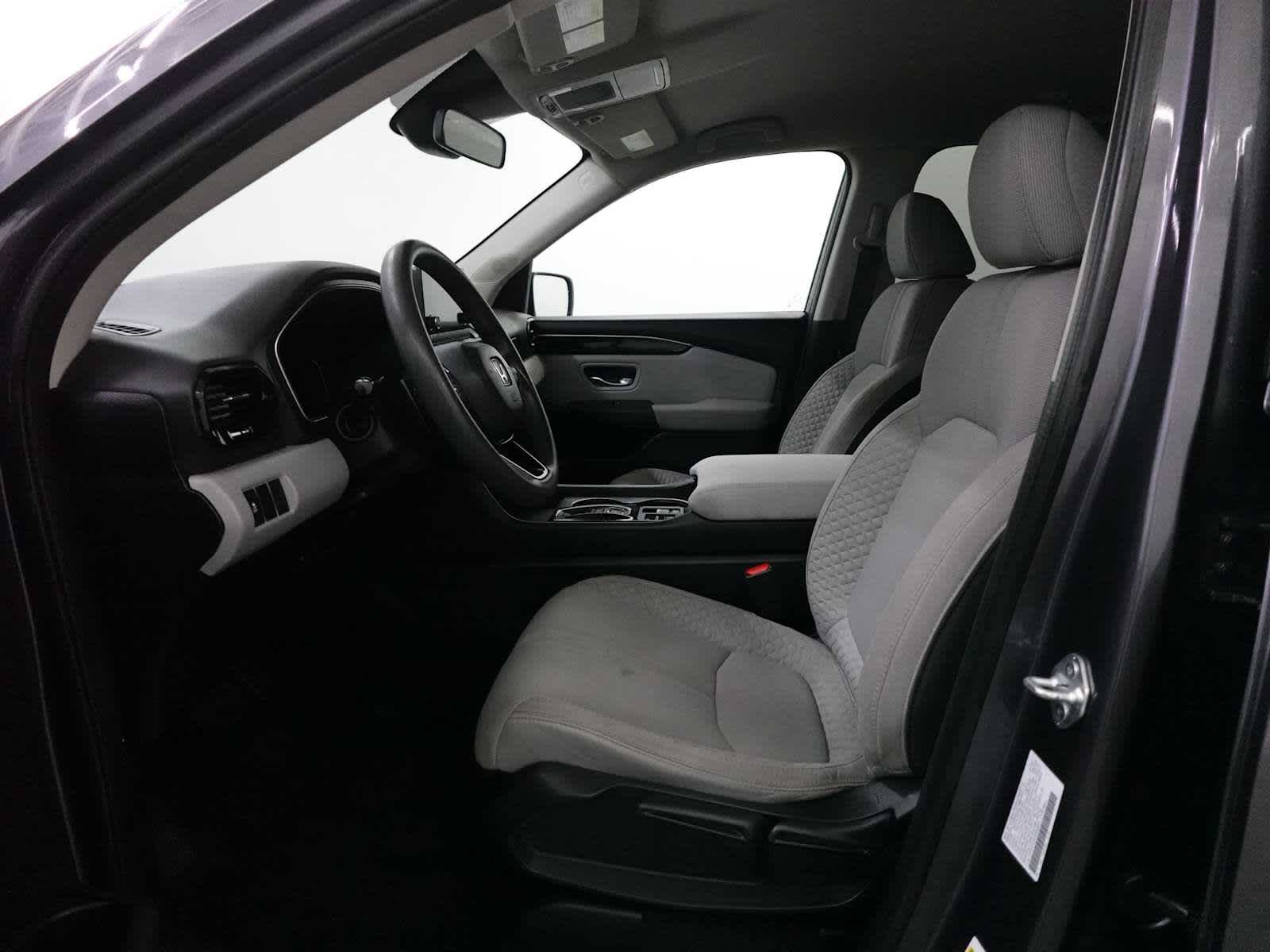Certified 2023 Honda Pilot LX image 12