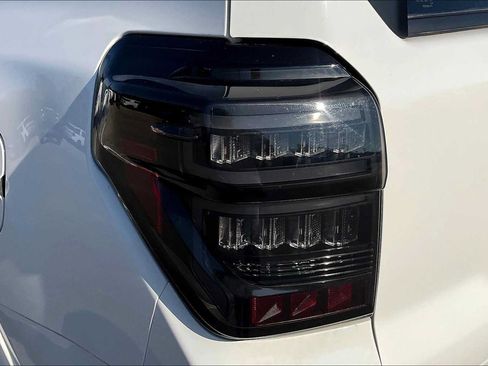 Used 2020 Toyota 4Runner SR5 Premium RWD image 27