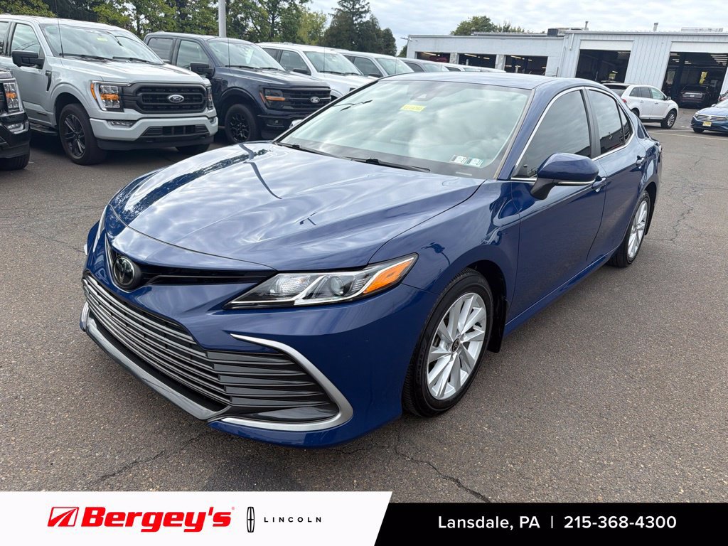 Used 2023 Toyota Camry LE w/ Convenience Package FWD image 1