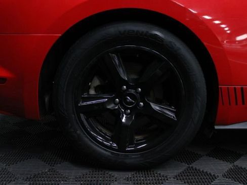 Used 2017 Ford Mustang V6 image 6