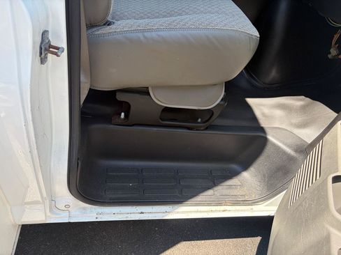 Used 2016 Chevrolet Express 3500 RWD image 26