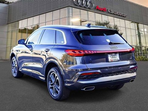 New 2025 Audi Q5 Premium image 2