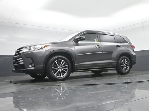 Used 2018 Toyota Highlander XLE w/ Protection Package #3 AWD/4WD image 66