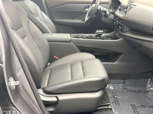 Used 2023 Nissan Rogue SV AWD/4WD image 16