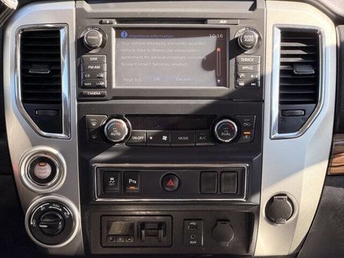 Used 2016 Nissan Titan SL image 15