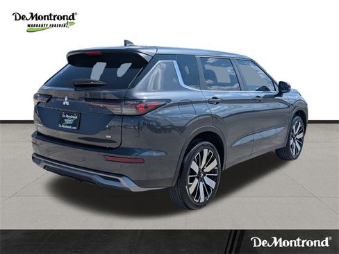 New 2025 Mitsubishi Outlander SE image 5