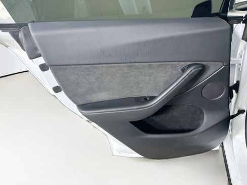 Used 2023 Tesla Model Y Long Range AWD/4WD image 26