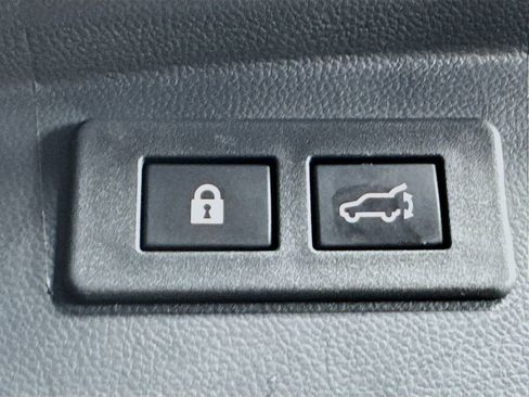 Used 2022 Subaru Outback Limited image 32