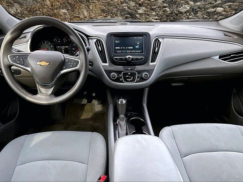 Used 2018 Chevrolet Malibu LS image 13