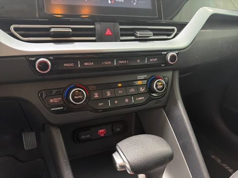 Used 2022 Kia Niro LX FWD image 9