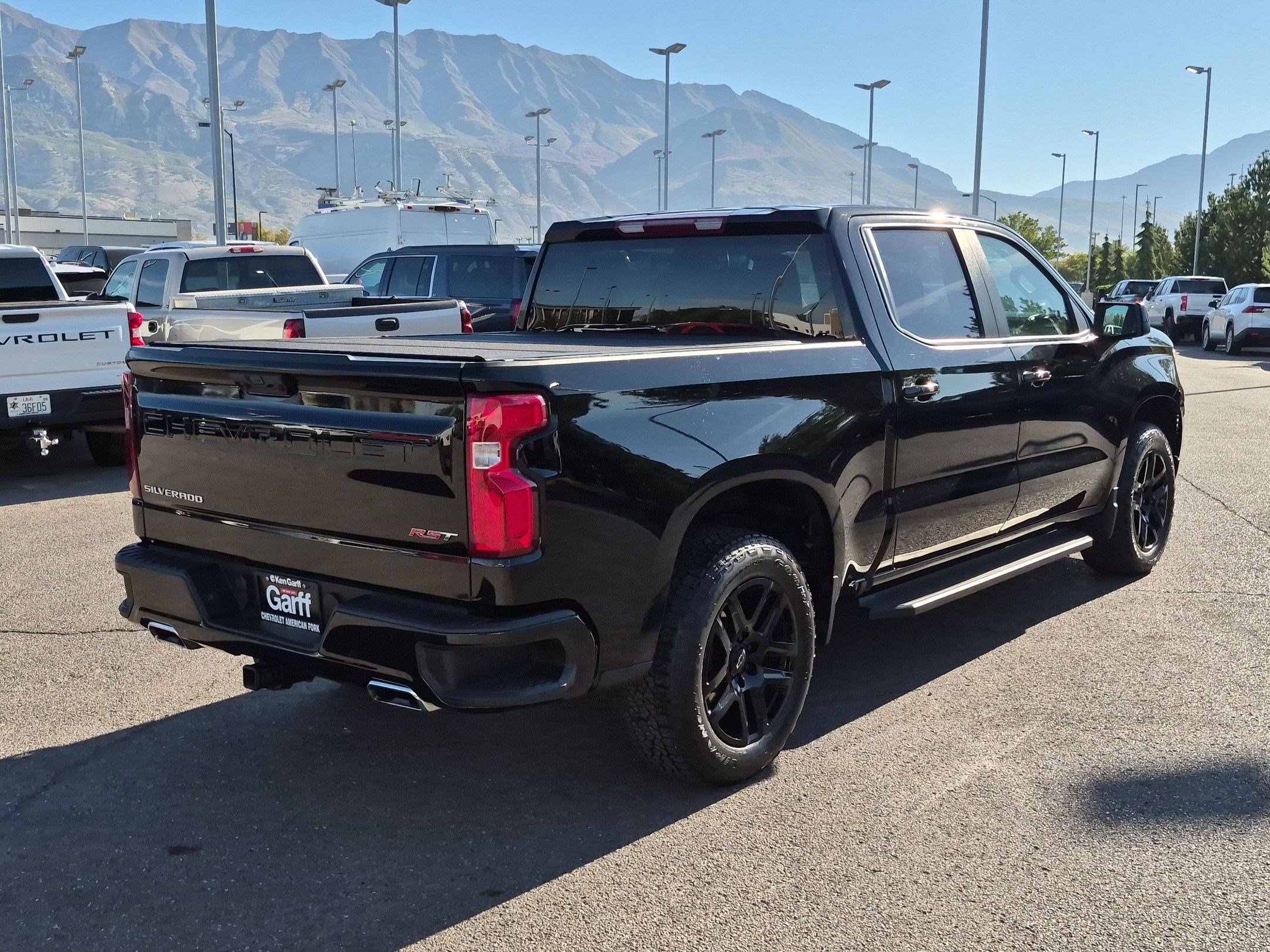 Used 2023 Chevrolet Silverado 1500 RST w/ Z71 Off-Road Package AWD/4WD image 3
