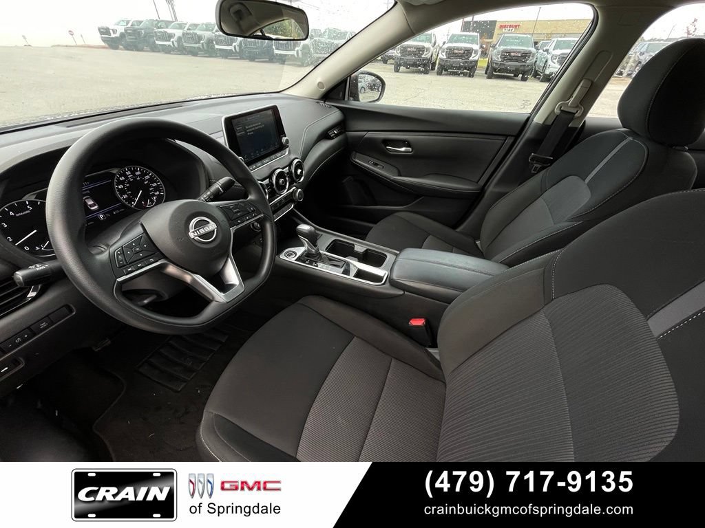 Used 2025 Nissan Sentra SV FWD image 9