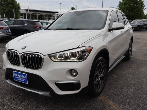 Used 2018 BMW X1 xDrive28i w/ Premium Package AWD/4WD image 3