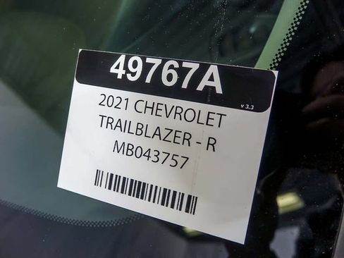 Certified 2021 Chevrolet TrailBlazer LT w/ Convenience Package FWD image 33