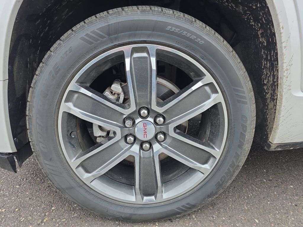 Used 2019 GMC Acadia Denali w/ Technology Package AWD/4WD image 35
