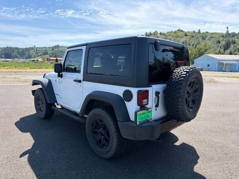 Used 2017 Jeep Wrangler Sport AWD/4WD image 2