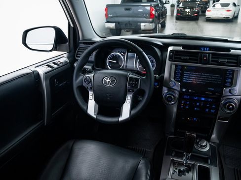 Used 2020 Toyota 4Runner Limited image 10