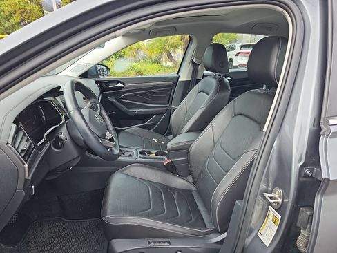 Used 2022 Volkswagen Jetta SEL FWD image 16