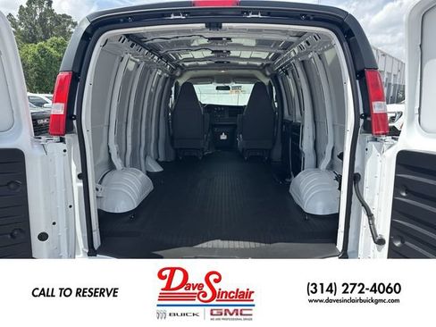 New 2026 GMC Savana 2500 RWD image 21