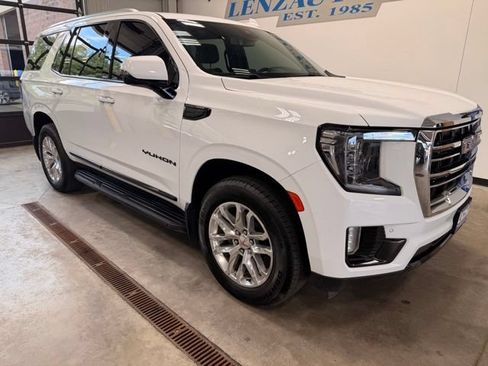 Used 2024 GMC Yukon SLT w/ SLT Luxury Package AWD/4WD image 2