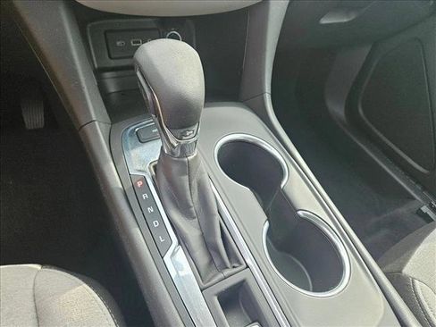 Used 2022 Chevrolet Equinox LS image 15