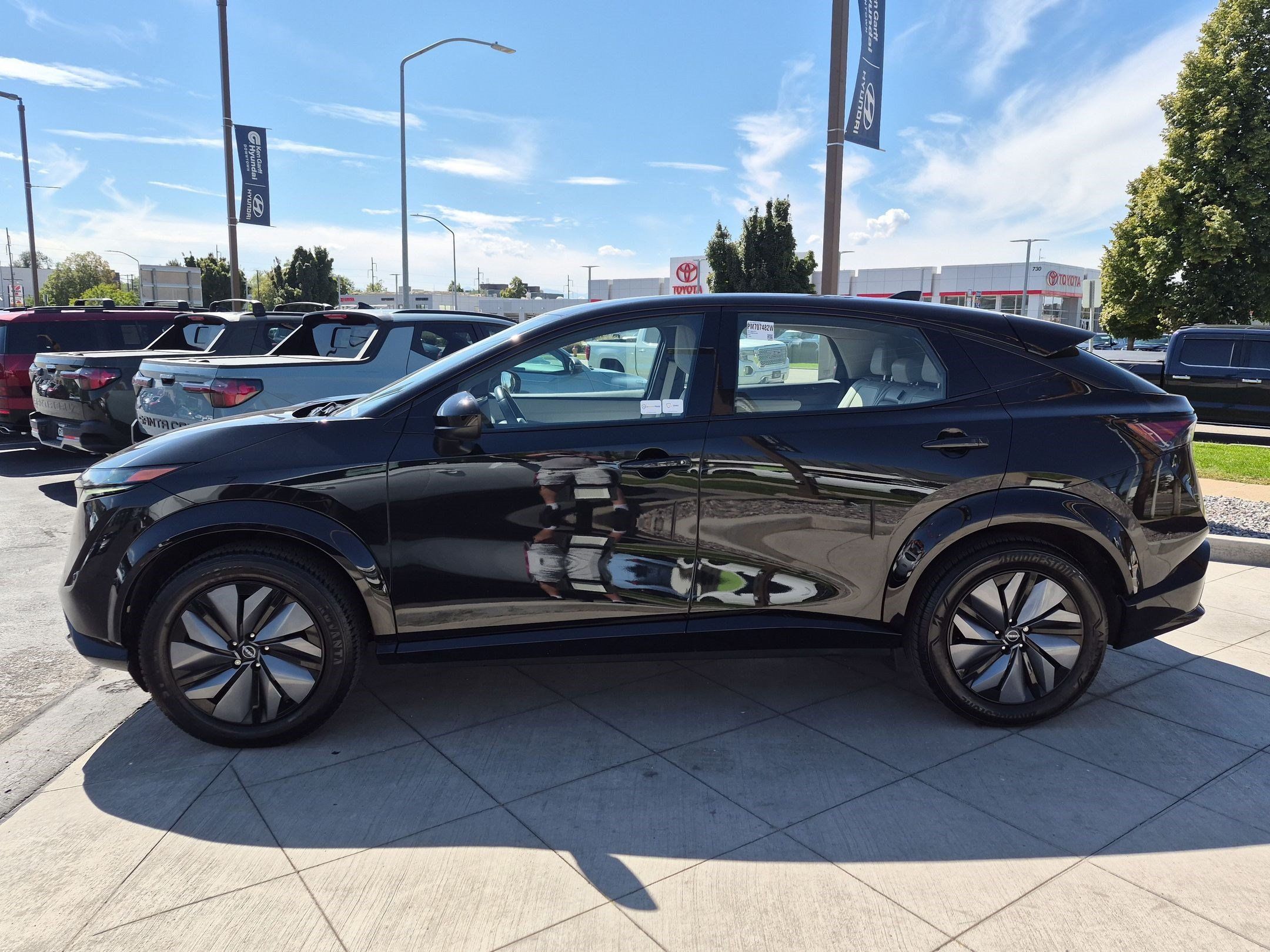 Used 2023 Nissan Ariya AWD image 9