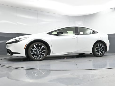 Certified 2024 Toyota Prius Prime XSE image 23