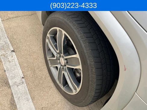 Used 2017 GMC Acadia Denali FWD image 5