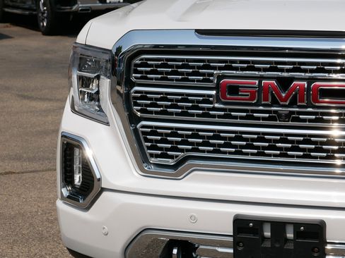 Used 2019 GMC Sierra 1500 Denali w/ Denali Ultimate Package image 3