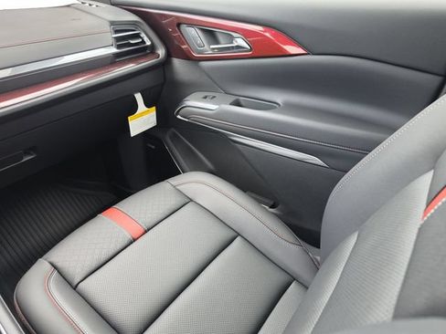 New 2026 Chevrolet Traverse RS w/ LPO, Floor Liner Package FWD image 19
