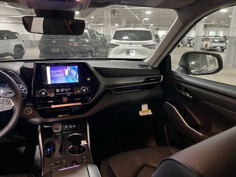 New 2026 Toyota Highlander XLE AWD/4WD image 42