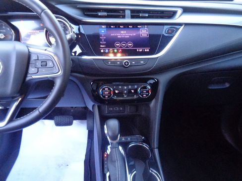 Used 2020 Buick Encore GX Select image 17