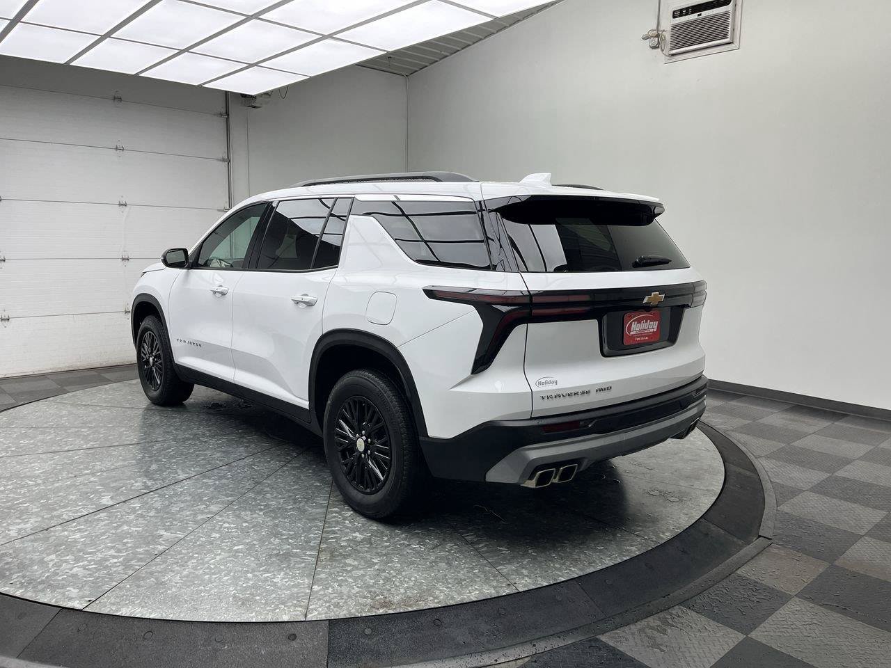 Certified 2025 Chevrolet Traverse LT AWD/4WD image 2